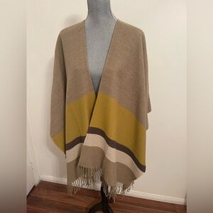 Cabi Fringe Poncho.Size Small